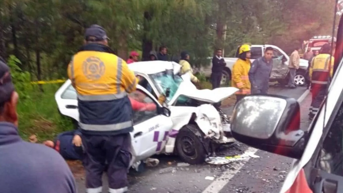 Accidente en carretera Toluca-Zitácuaro deja dos muertos y cinco heridos