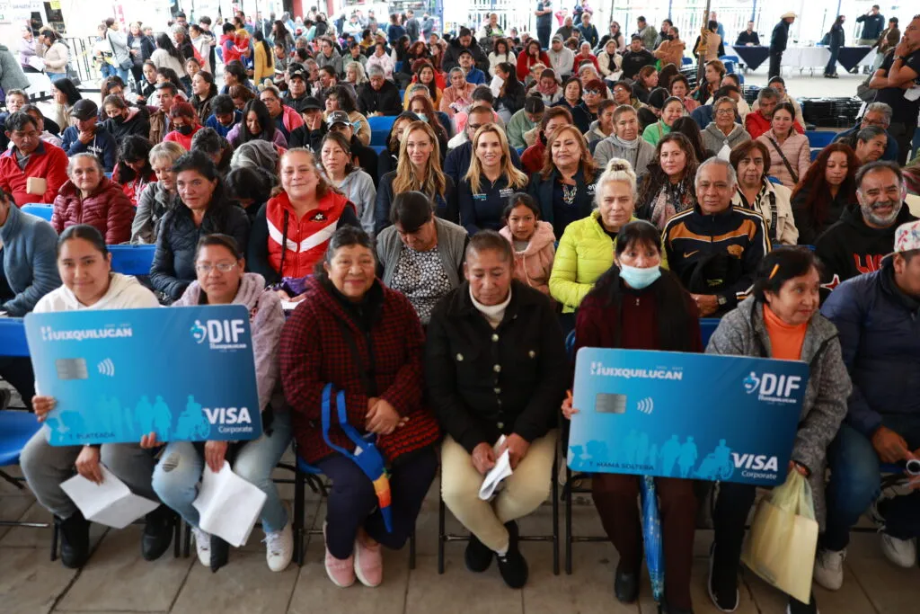 Entregan en Huixquilucan más de 11 mil apoyos económicos a familias vulnerables