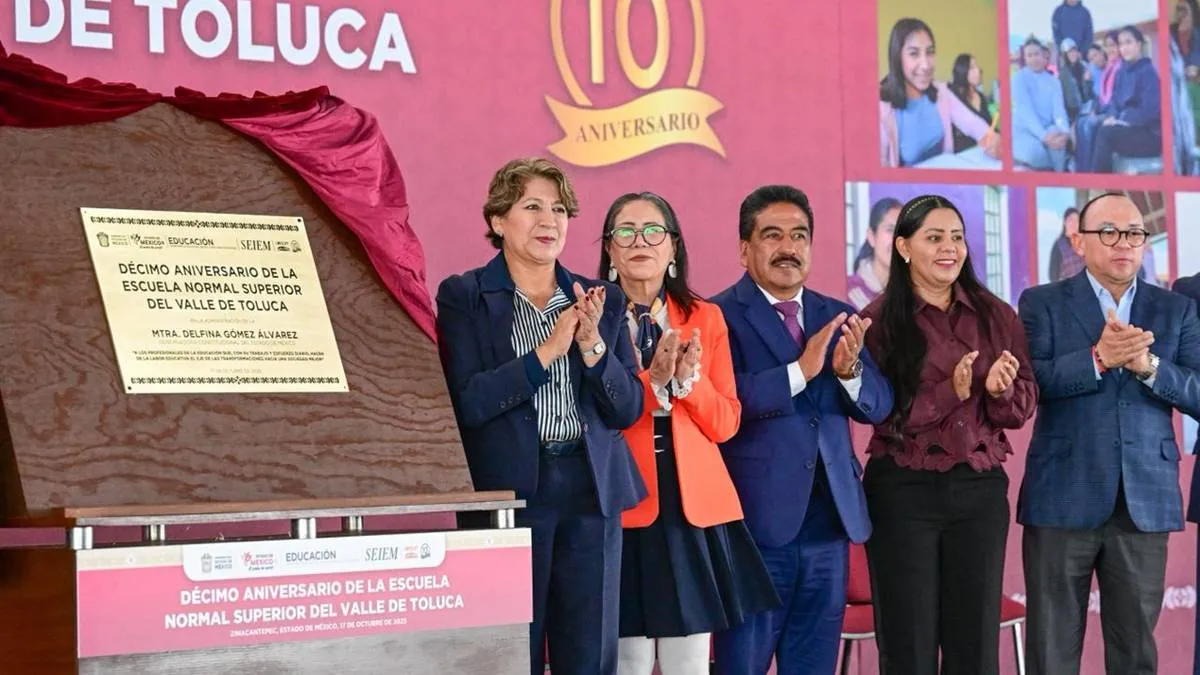 Gobernadora encabeza festejos del Décimo aniversario de la Normal Superior del Valle de Toluca