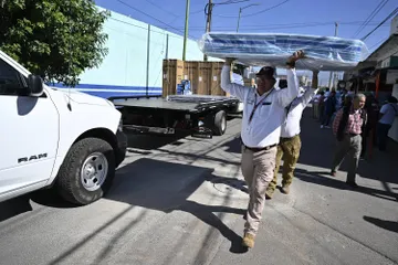 Entregan enseres domésticos a familias afectadas por lluvias en Chalco