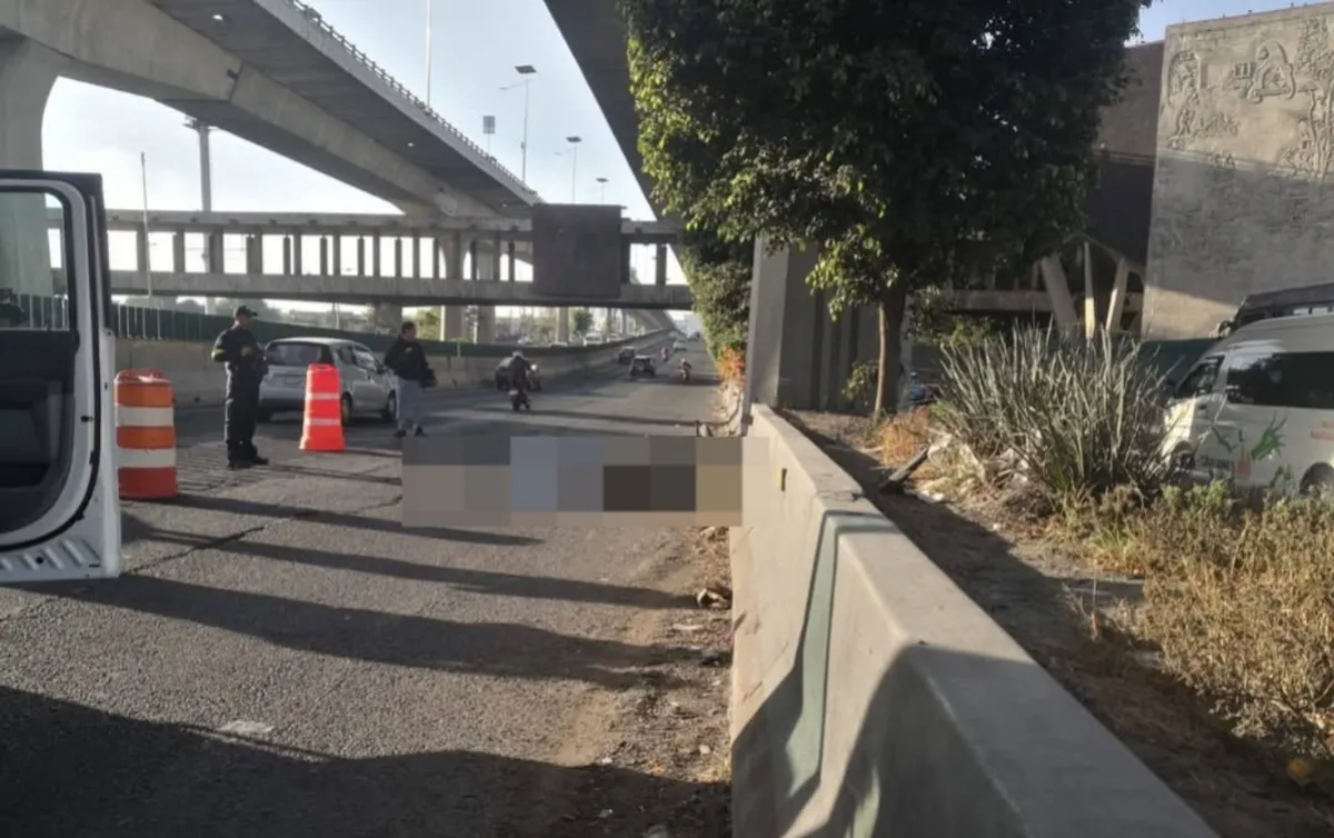 Motociclista pierde la vida tras accidente en carriles centrales del Periférico