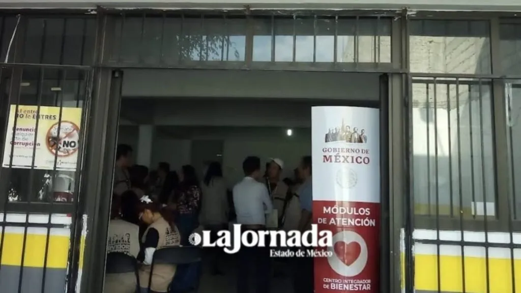 Damnificados de Neza denuncian malos tratos en módulos del bienestar