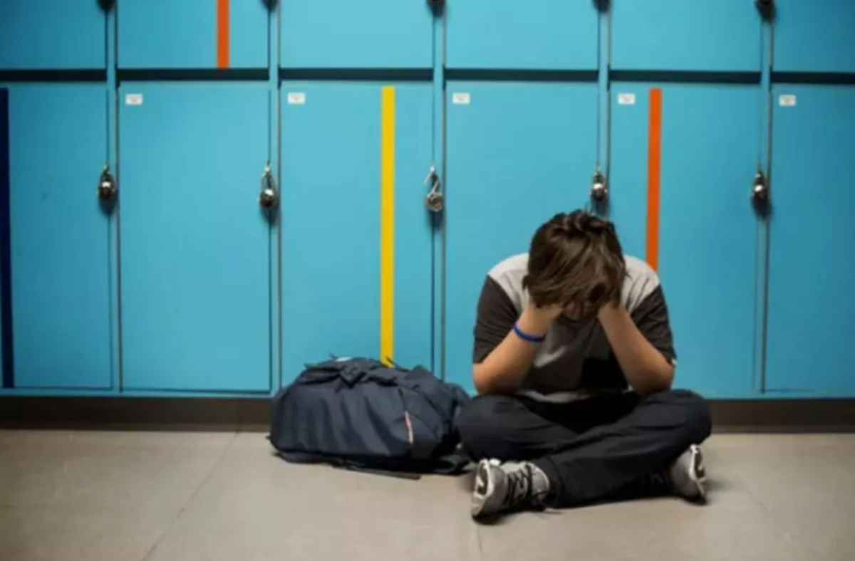 El acoso escolar se funda sobre el rechazo de la diferencia o la estigmatización de algunas características que pudieran tener la víctimas. Foto: La Jornada