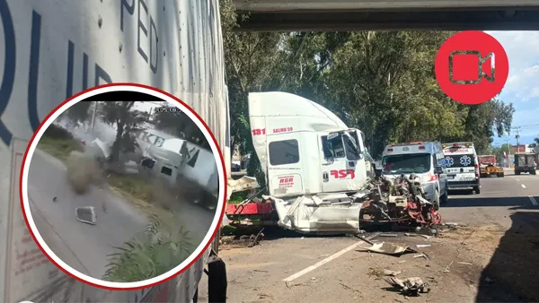 Accidente en la carretera Lechería-Texcoco: tráiler impacta contra un árbol.
