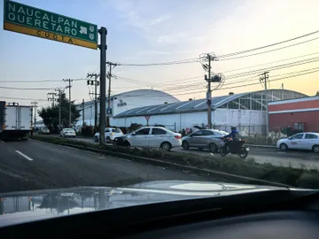 Choque afecta circulación en Boulevard Aeropuerto en dirección Santín