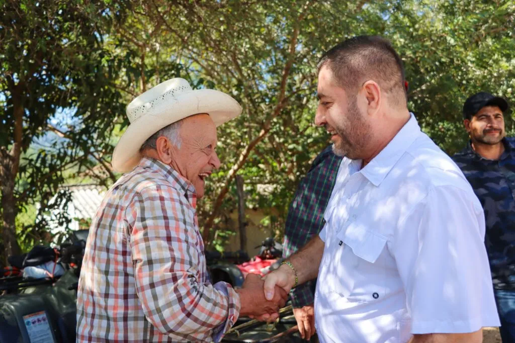 José Paz López entrega obras por 3.4 mdp en Santiago de los Caballeros y alista programa invernal en Badiraguato