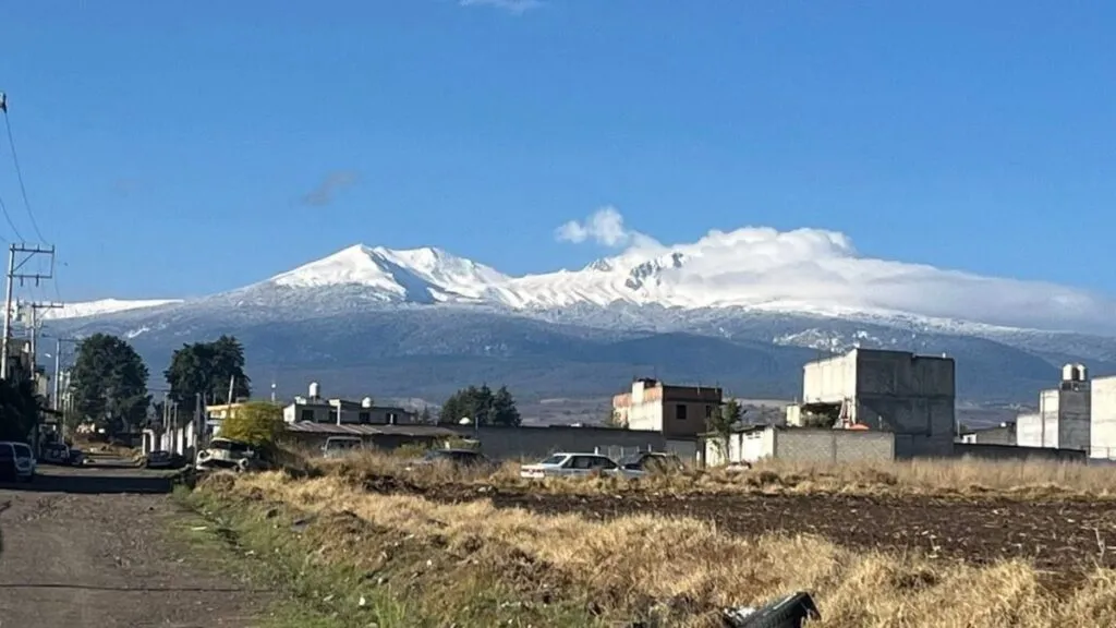 Nevadas cubren volcanes del Edomex en plena primavera; Nevado de Toluca permanece cerrado