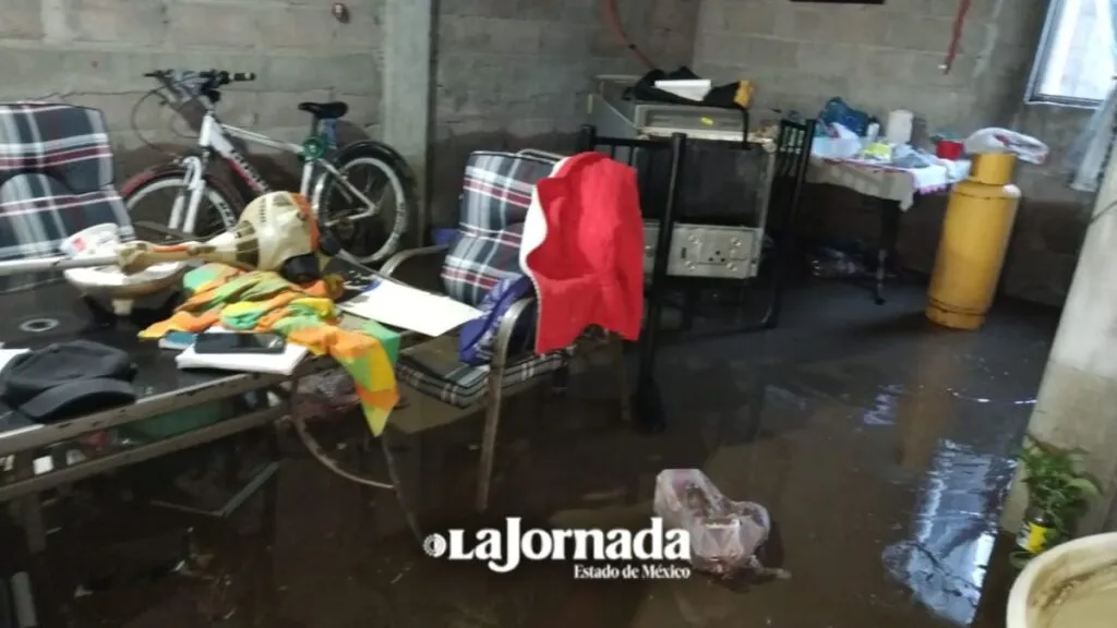 Damnificados por inundación en Ixtapaluca denuncian abandono
