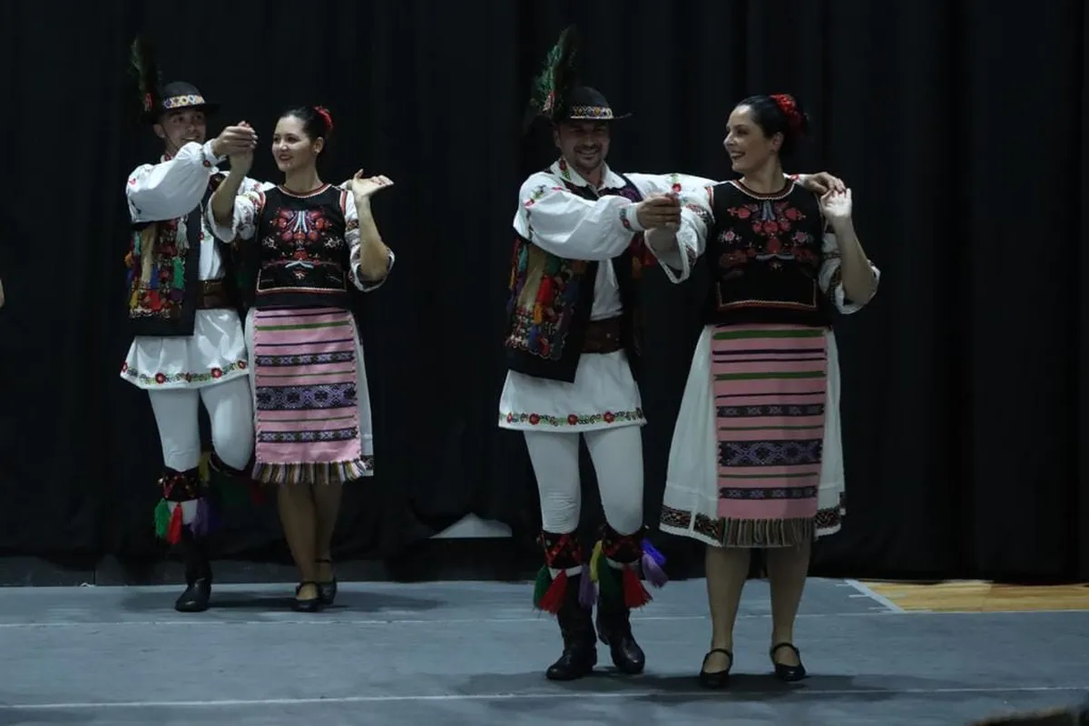 Toluca: Ballets de Colombia y Rumania bailan por la solidaridad con Guerrero