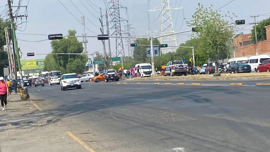 Ecatepec: Bloquean la Vía Morelos por menor desaparecida