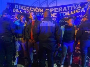 Detienen a tres por robo de cable telefónico en Toluca