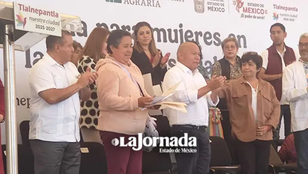 Tlalnepantla entrega títulos de propiedad a mujeres como justicia agraria