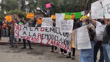 Comerciantes de Chimalhuacan protestan por prohibición de venta en inmediaciones del palacio