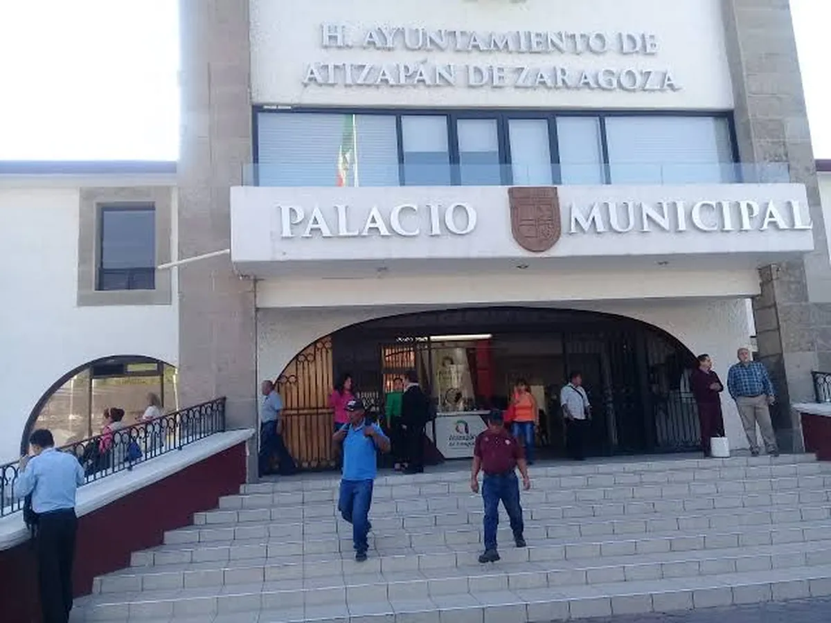 Habitantes de Atizapán con problemas de abasto constante de agua