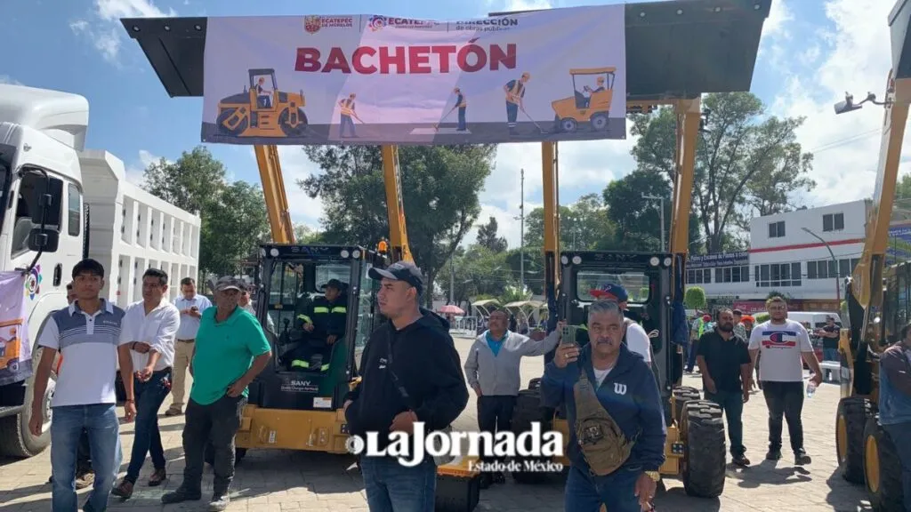 Ecatepec invierte 143 mdp en maquinaria para rehabilitar calles destruidas