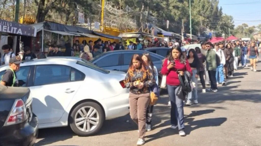 Alumno apuñala a profesor en CCH Naucalpan; se suspenden clases