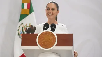 Sheinbaum impulsa una aseguradora pública y el fortalecimiento de Pensionissste para mejorar las pensiones de maestros.