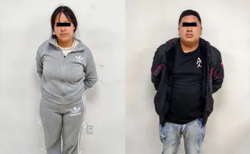 Caen dos presuntos carteristas con celulares, cartera y droga en calles del Zócalo