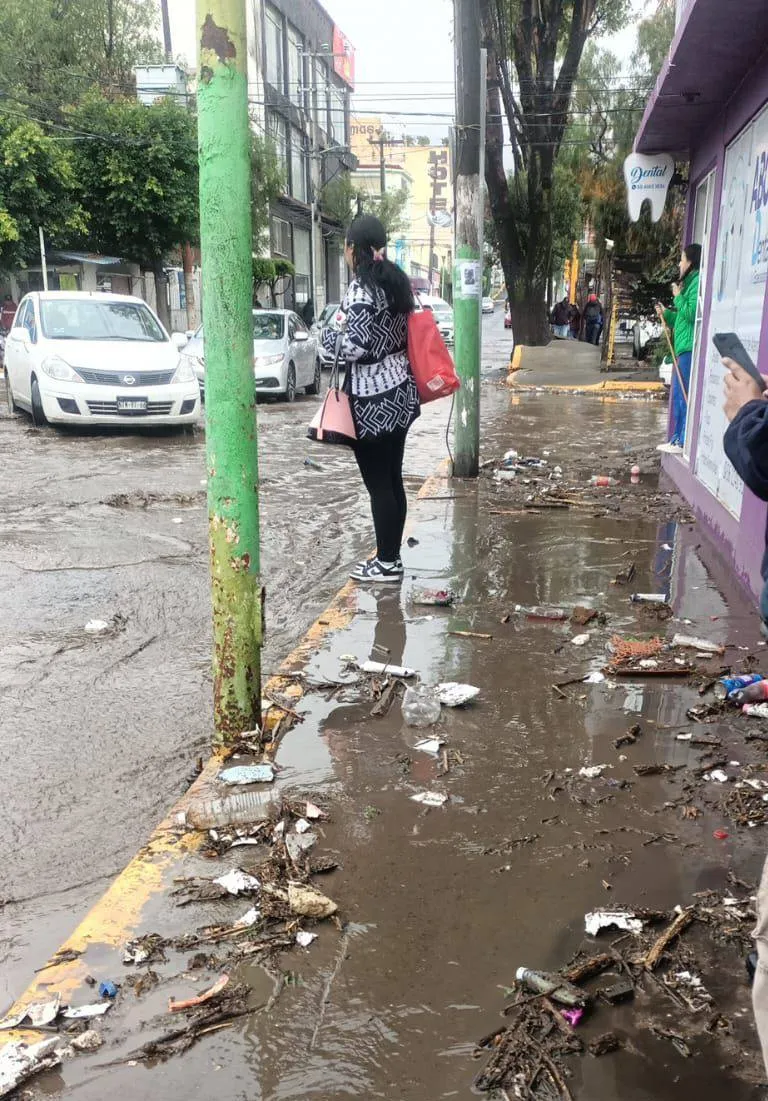 ÚLTIMO MOMENTO: Se desborda presa Tierra Blanca en Ecatepec