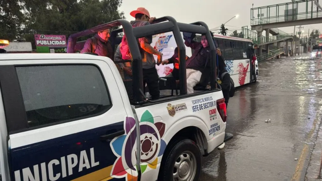 Azucena Cisneros exige coordinación del Mexibús ante lluvias para evitar suspensiones