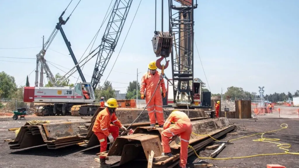 Reconstrucción del puente vehicular de Periférico Oriente avanza tras daños estructurales