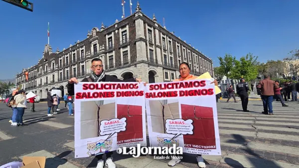 Padres de Familia del CBT 7 se manifiestan por falta de servicios básicos