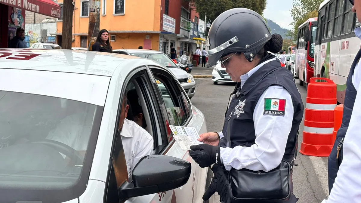 Aplican operativo “Pasajero Seguro” en Toluca