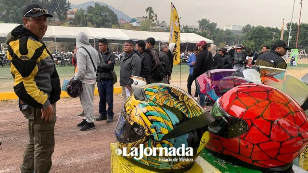 Ecatepec da mil cascos certificados a motociclistas