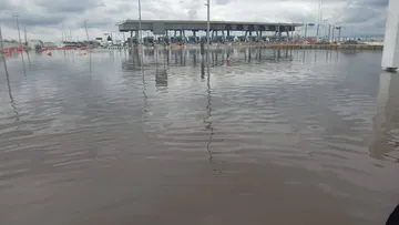 Permanece cerrado Circuito Exterior Mexiquense por inundaciones