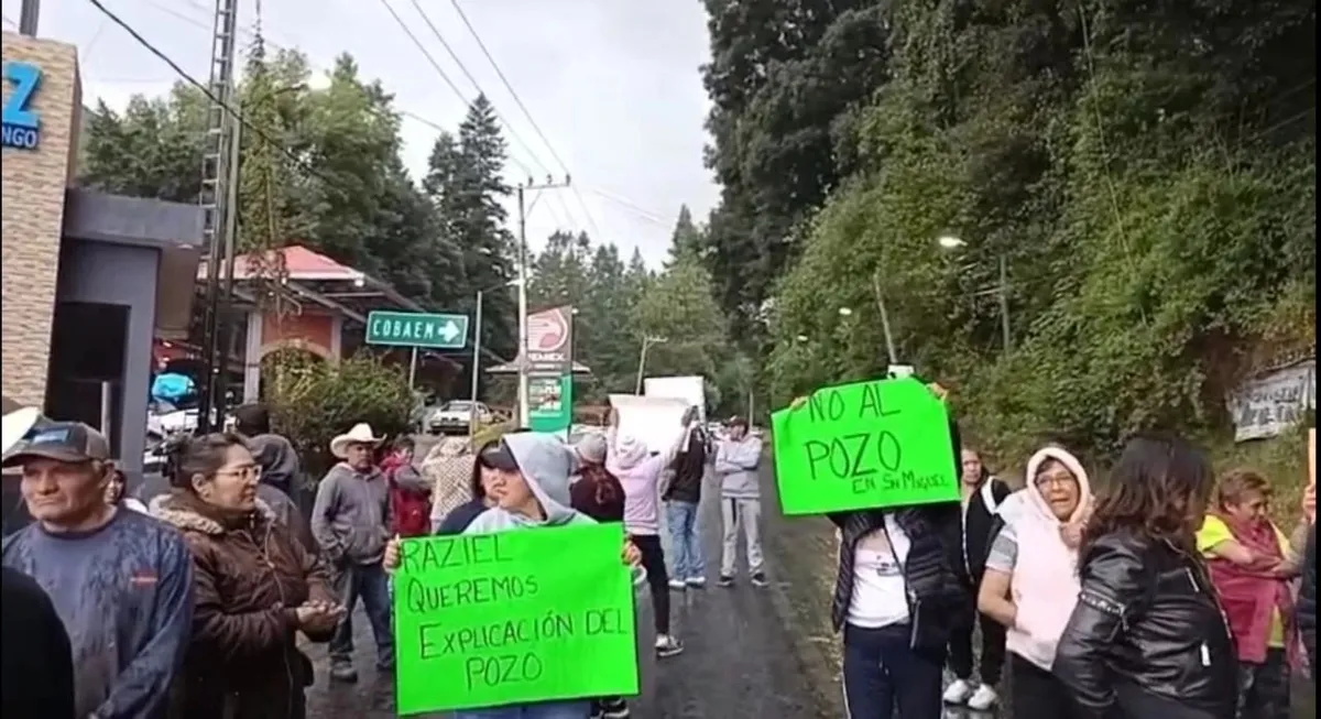 Pobladores de Jilotzingo  bloquean carretera en protesta por perforación de pozo