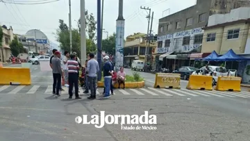 Vecinos de Neza exigen conclusión de obra, llevan más de cuatro años en terracería