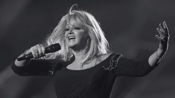 Eclipse total del amor, muere la cantante Bonnie Tyler, a los 75 años