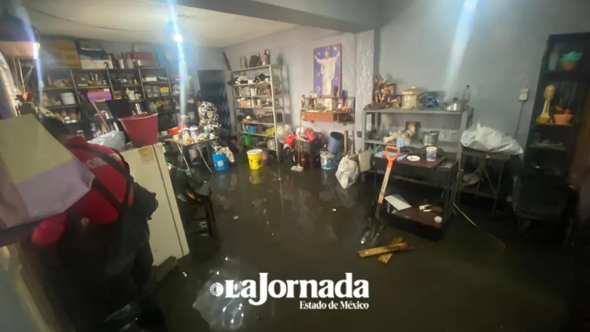 Vecinos de Los Reyes La Paz pierden todo tras inundación