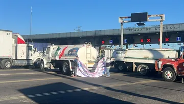 [VIDEO] Piperos bloquean la caseta de Tepotzotlán; generan caos vial en la México-Querétaro