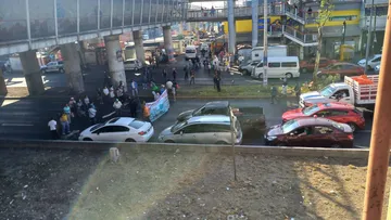 ¡Avenida Central en Ecatepec se encuentra bloqueada! Toma tus precauciones