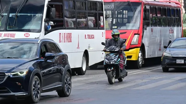 Las nuevas disposiciones del Reglamento de Tránsito Edomex 2025 contemplan fotomultas, sanciones más severas y nuevas reglas para motociclistas.