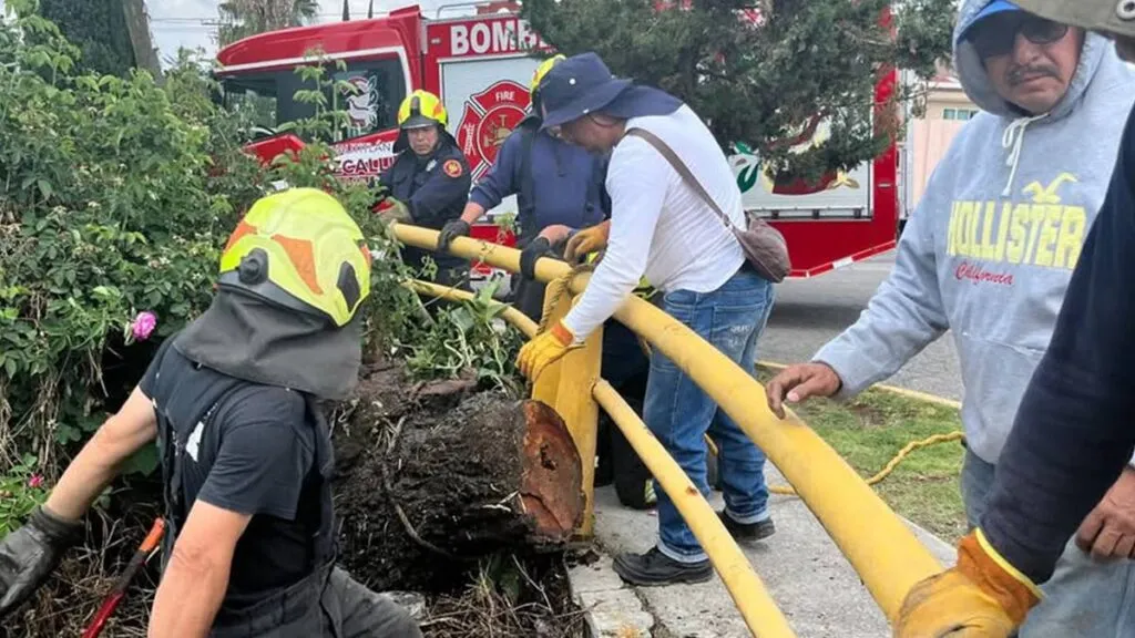 Gobierno de Izcalli retira tapón bajo el puente del canal de San Pablo