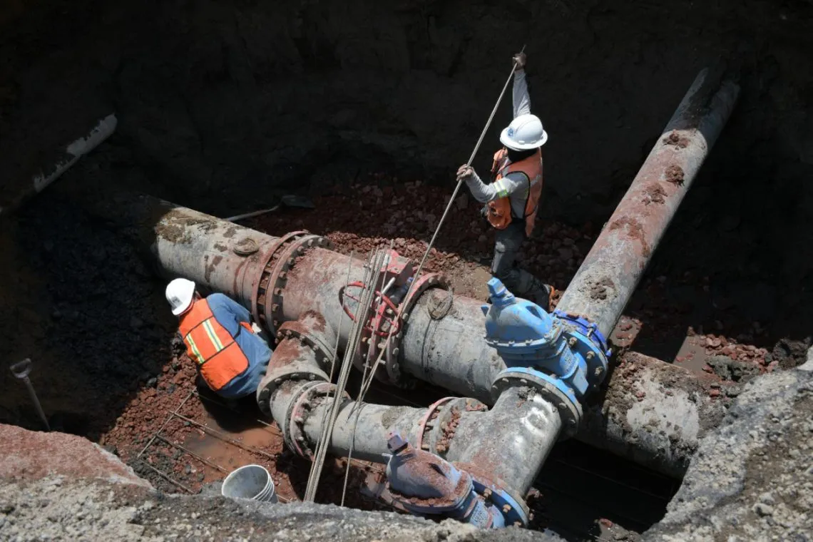 Concluye reparación de sistema de agua, dejo colonias de Nezahualcóyotl sin liquido