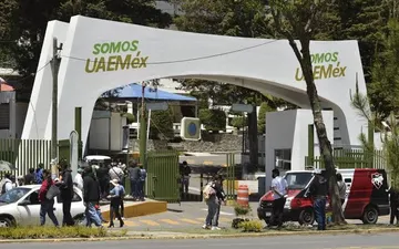 Edomex: estudiantes buscan un lugar en educación media superior y superior