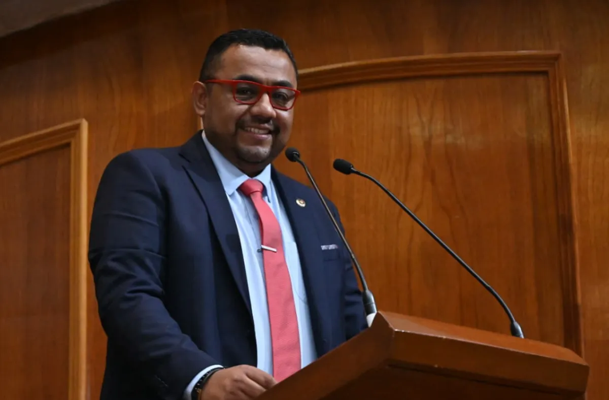 Iniciativa de Ernesto Santillán busca frenar diagnósticos tardíos