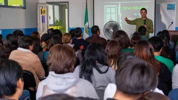 José Couttolenc exige abrir poder político a jóvenes