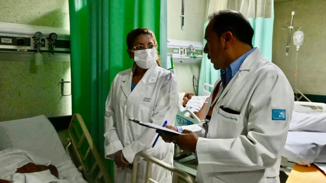 Supervisa Secretaría de Salud del Estado de México atención de lesionados del accidente de Malinalco