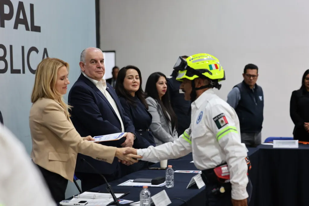 Reconoce Huixquilucan labor de su unidad de rescate