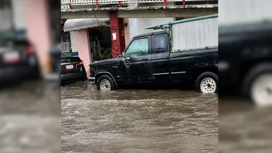 Durante la noche, el nivel del agua comenzó a disminuir gradualmente.