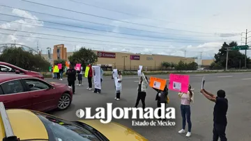 Familiares de Ayline Guadalupe exigen su localización y bloquean la México-Toluca