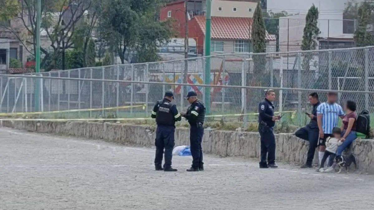 Fue asesinado un hombre a balazos cuando jugaba fútbol en un deportivo en Naucalpan
