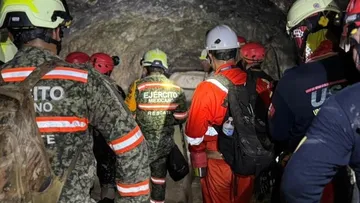 Labores de rescate continúan en la mina Santa Fe tras localizar a dos mineros más, uno con vida.