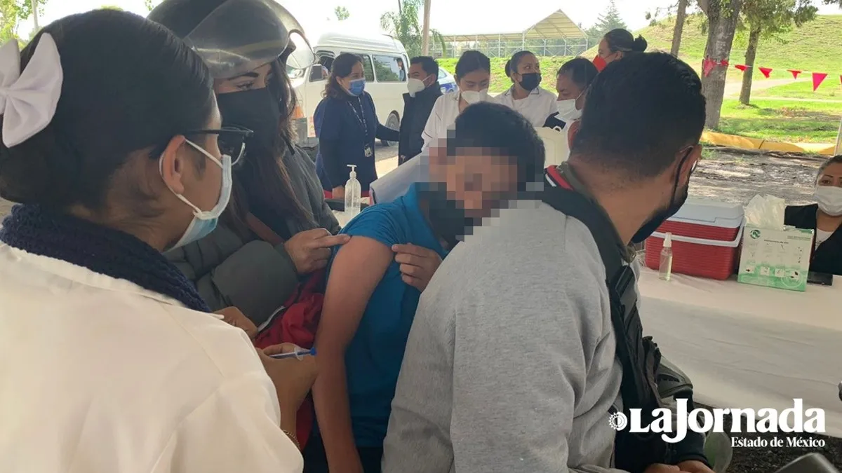 Entre nervios y risas arranca la vacunación Covid de niños en Tecámac