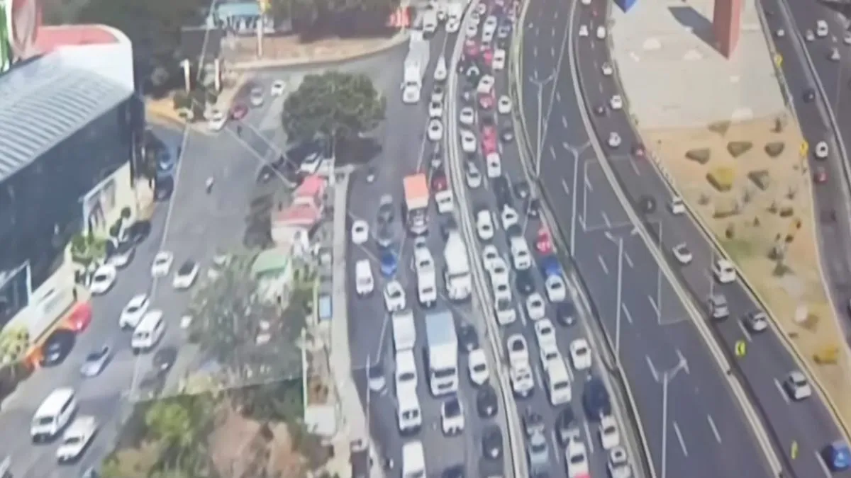 Manifestantes de bares y cantinas se retiraron de Periférico Norte y entablarán diálogo con las autoridades.