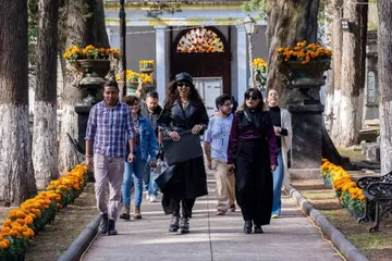 Morras Malditas llevan el terror al Panteón La Soledad en Toluca
